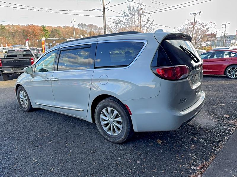 Photo 3 from auction – 2017 CHRYSLER PACIFICA T with VIN 2C4RC1BG4HR670635
