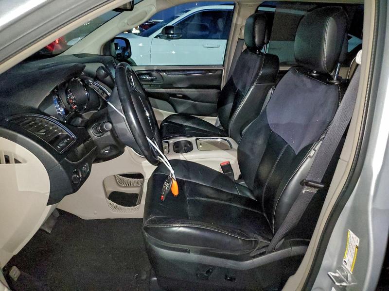 Photo 7 from auction – 2011 CHRYSLER TOWN & COU with VIN 2A4RR6DG2BR784451