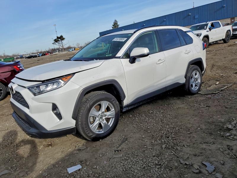 Photo 1 from auction – 2019 TOYOTA RAV4 XLE with VIN JTMP1RFV1KD513918