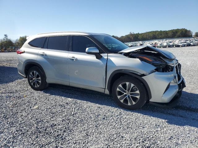 Photo 4 from auction – 2022 TOYOTA HIGHLANDER with VIN 5TDGZRAH1NS547277