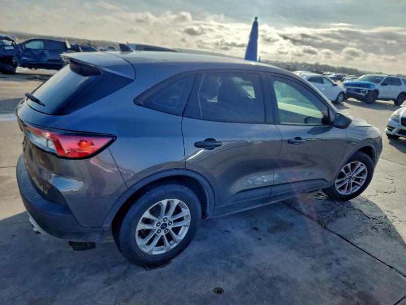 Photo 3 from auction – 2021 FORD ESCAPE S with VIN 1FMCU0F67MUA47808