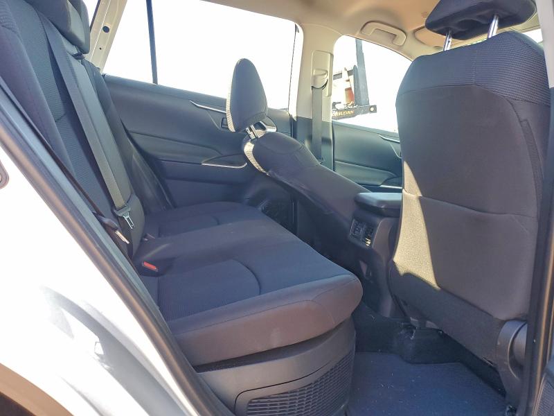 Photo 11 from auction – 2024 TOYOTA RAV4 LE with VIN JTMLWRFV5RD242551