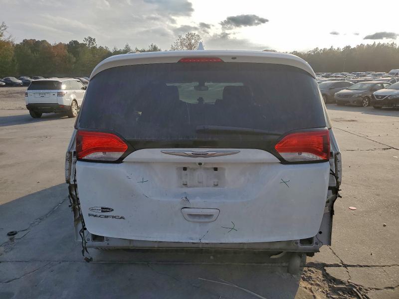 Photo 6 from auction – 2017 CHRYSLER PACIFICA T with VIN 2C4RC1BG5HR702346