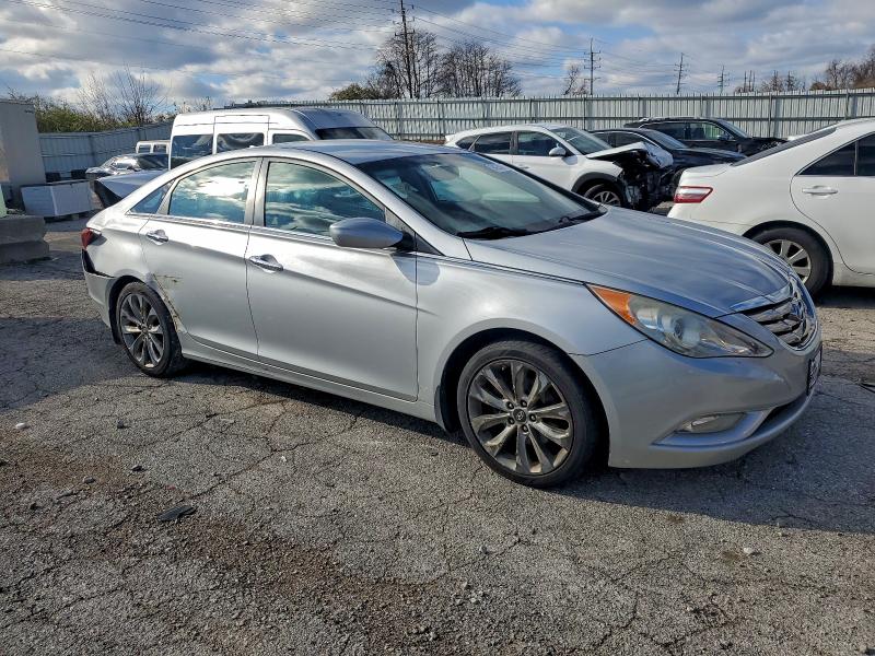 Photo 4 from auction – 2011 HYUNDAI SONATA with VIN 5NPEC4AB9BH316569