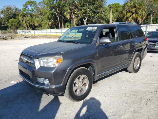 TOYOTA 4RUNNER SR 2011 مع رقم تعريف المركبة JTEZU5JR6B5020955 - صورة من المزاد