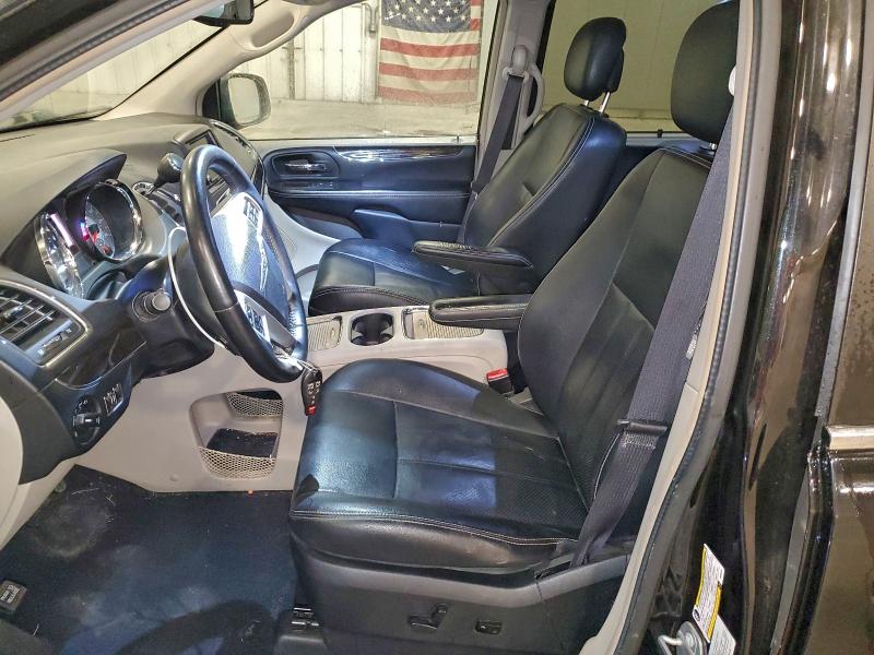 Photo 7 from auction – 2016 CHRYSLER TOWN & COU with VIN 2C4RC1CG9GR285407