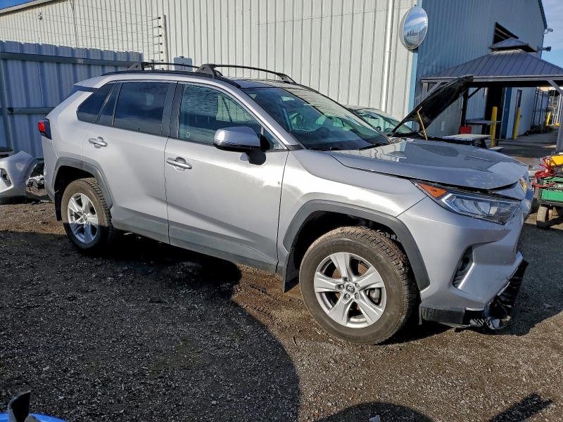 Photo 4 from auction – 2021 TOYOTA RAV4 XLE with VIN 2T3R1RFVXMC224889