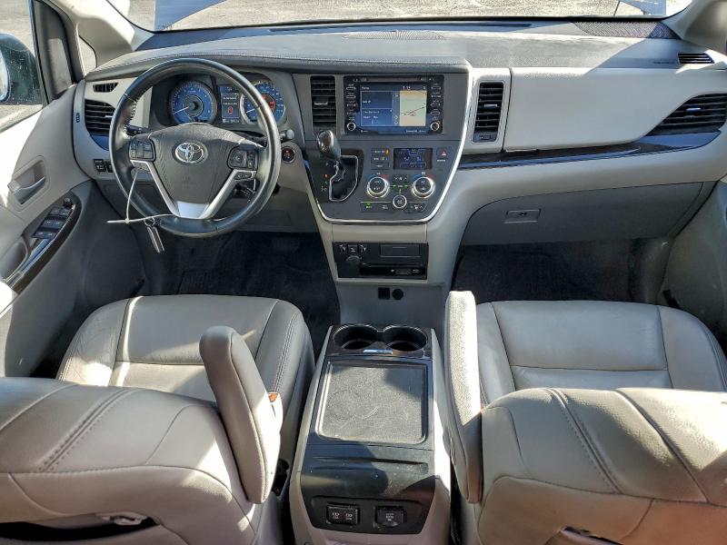 Photo 8 from auction – 2018 TOYOTA SIENNA XLE with VIN 5TDDZ3DC9JS209779