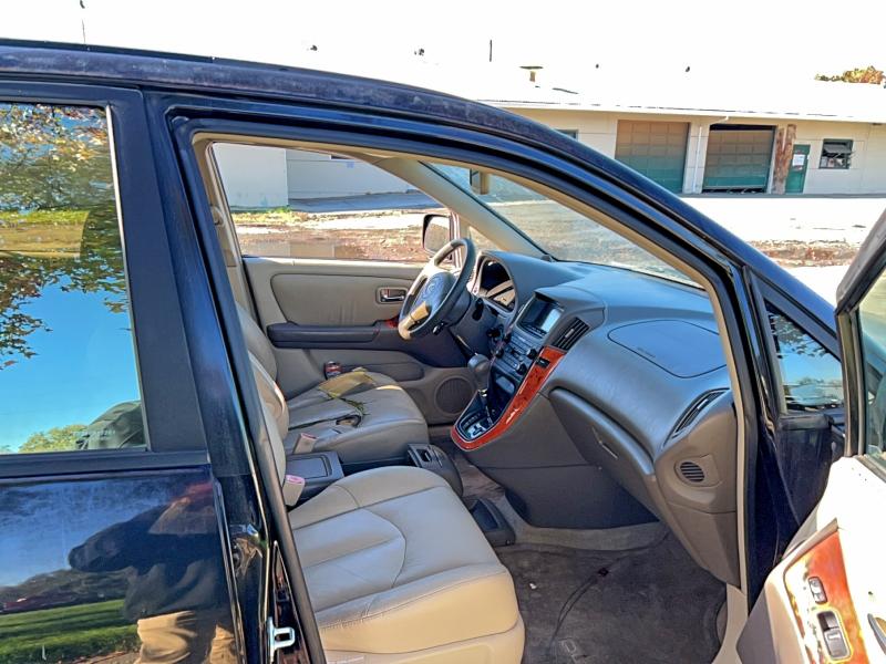 Photo 5 from auction – 2001 LEXUS RX 300 with VIN JTJHF10U510175840