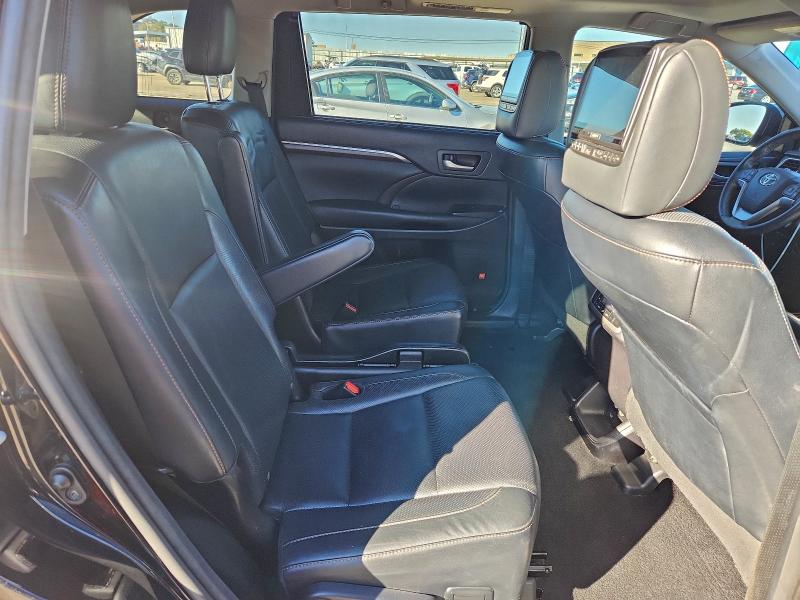Photo 11 from auction – 2016 TOYOTA HIGHLANDER with VIN 5TDYKRFH2GS173220