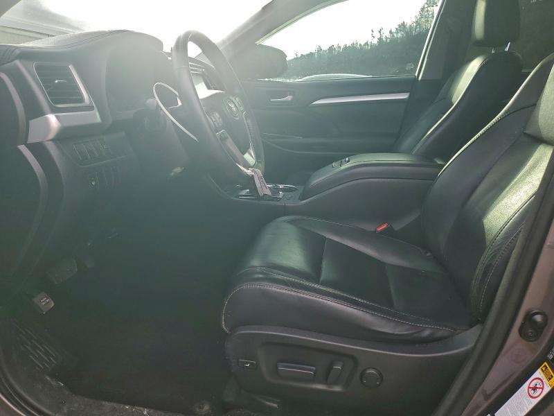 Photo 7 from auction – 2015 TOYOTA HIGHLANDER with VIN 5TDJKRFH9FS221313