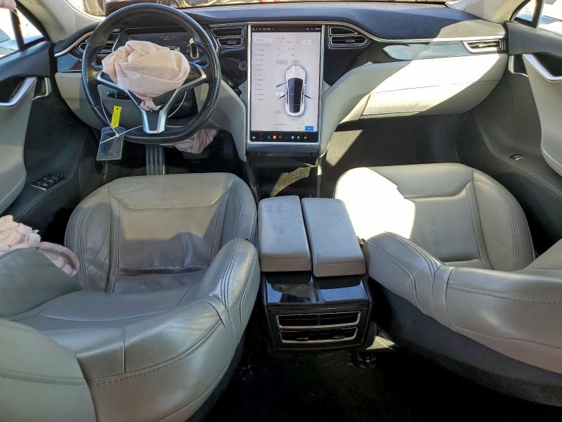 Photo 8 from auction – 2015 TESLA MODEL S with VIN 5YJSA1E29FF107922