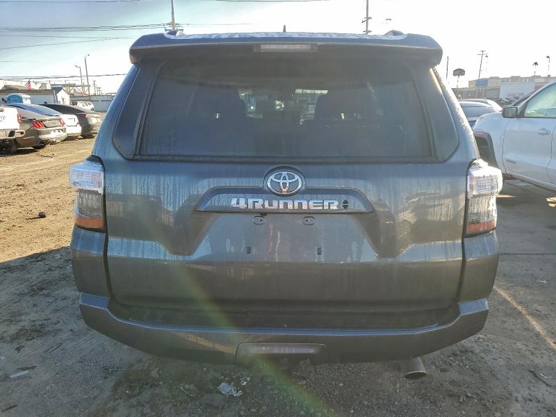 Photo 6 from auction – 2023 TOYOTA 4RUNNER SR with VIN JTEFU5JRXP5283041
