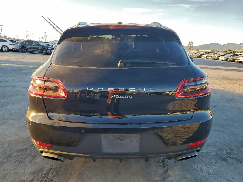 Photo 6 from auction – 2018 PORSCHE MACAN with VIN WP1AA2A51JLB18211