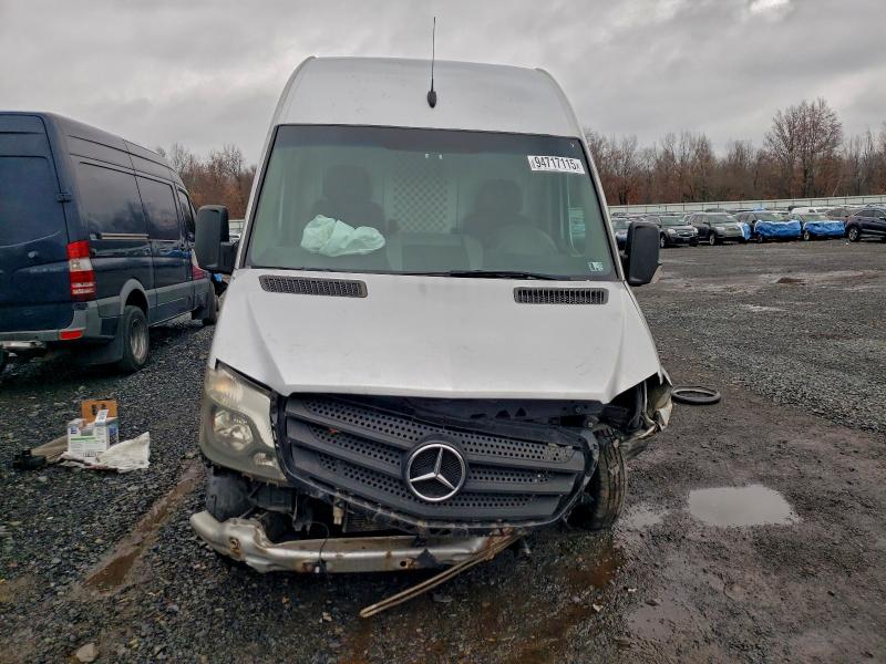 Photo 5 from auction – 2014 MERCEDES-BENZ SPRINTER 3 with VIN WD3PF4CC1E5908987