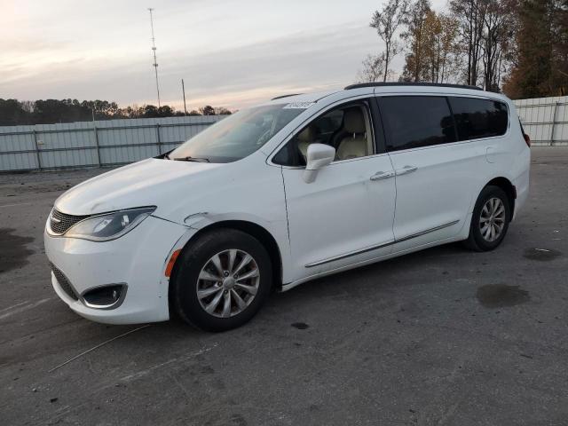 CHRYSLER PACIFICA T 2017 with VIN 2C4RC1BG0HR688100 - Photo from auction