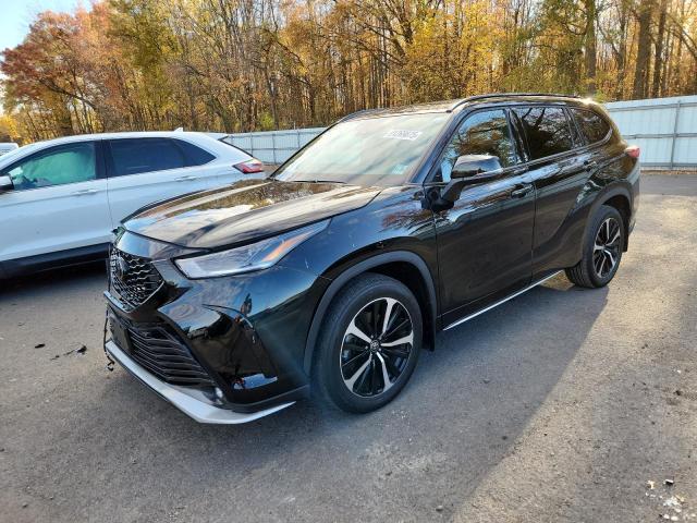 TOYOTA HIGHLANDER 2022 with VIN 5TDLZRBH8NS242498 - Photo from auction