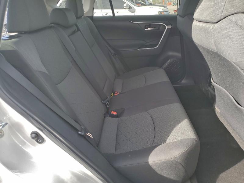 Photo 11 from auction – 2022 TOYOTA RAV4 with VIN 2T3W1RFV1NC174856