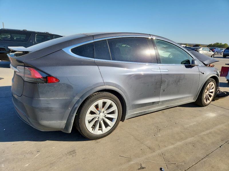 Photo 3 from auction – 2018 TESLA MODEL X with VIN 5YJXCAE20JF112872