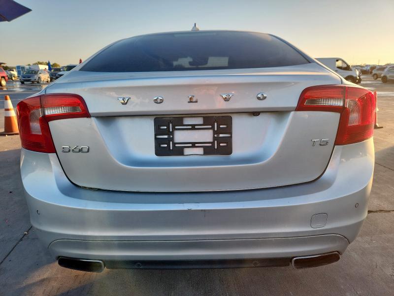 Photo 6 from auction – 2015 VOLVO S60 PREMIE with VIN YV126MFK4F1355600