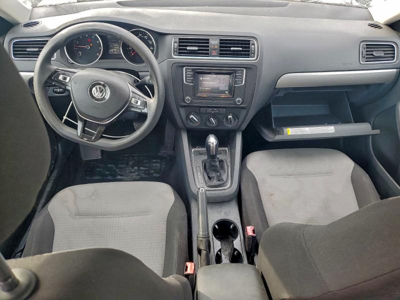 Photo 8 from auction – 2017 VOLKSWAGEN JETTA S with VIN 3VW2B7AJ1HM213015