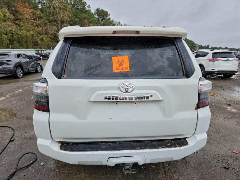 Photo 6 from auction – 2015 TOYOTA 4RUNNER SR with VIN JTEZU5JR5F5107753