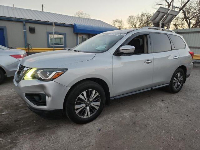 NISSAN PATHFINDER 2017 with VIN 5N1DR2MM8HC639670 - Photo from auction