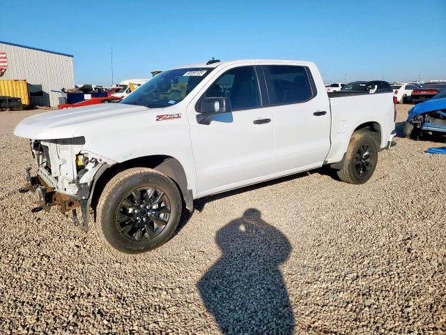 CHEVROLET SILVERADO 2022 with VIN 1GCUYEED7NZ224422 - Photo from auction