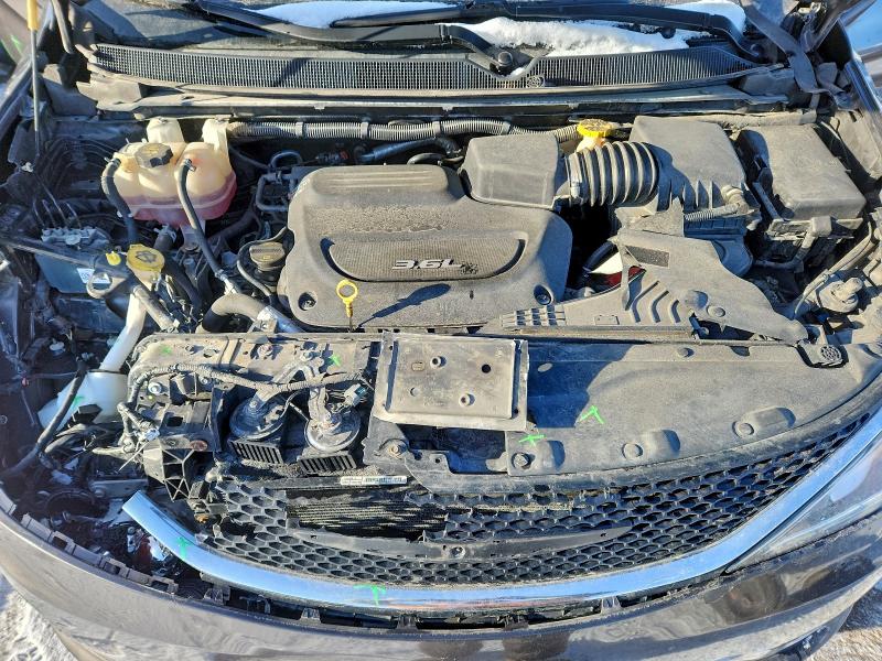 Photo 12 from auction – 2017 CHRYSLER PACIFICA T with VIN 2C4RC1BG4HR550656