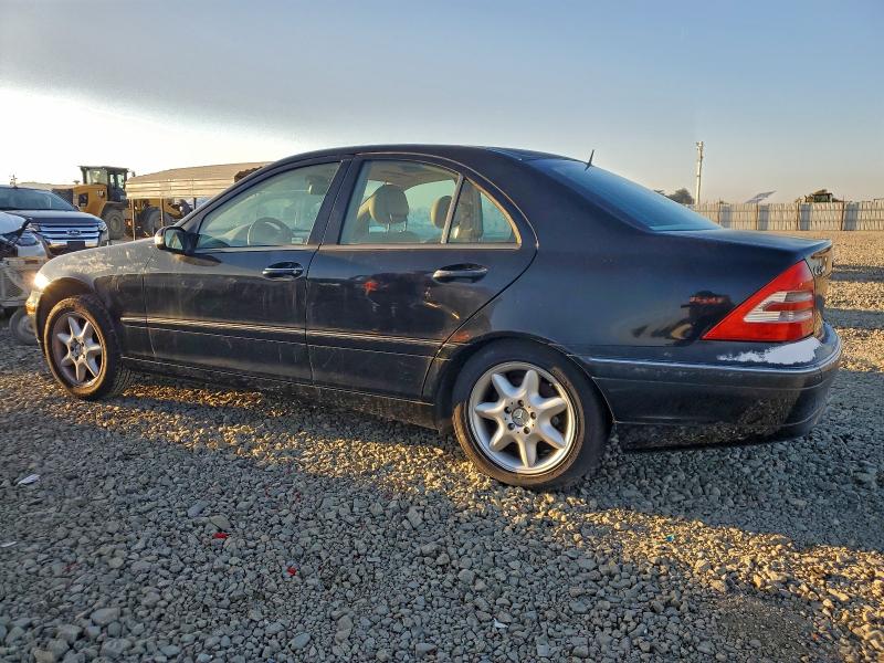 Photo 2 from auction – 2002 MERCEDES-BENZ C with VIN WDBRF61J12F250670
