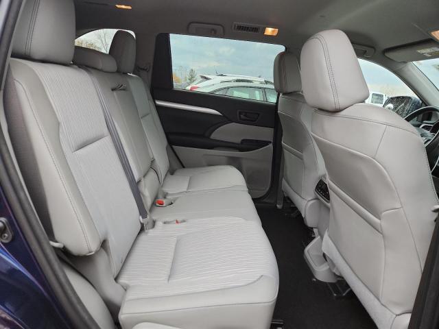 Photo 11 from auction – 2015 TOYOTA HIGHLANDER with VIN 5TDBKRFH6FS184080