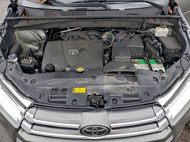 Photo 12 from auction – 2017 TOYOTA HIGHLANDER with VIN 5TDJZRFH2HS393553