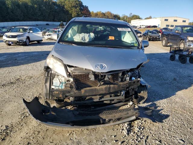 Photo 5 from auction – 2015 TOYOTA SIENNA XLE with VIN 5TDYK3DC2FS538191