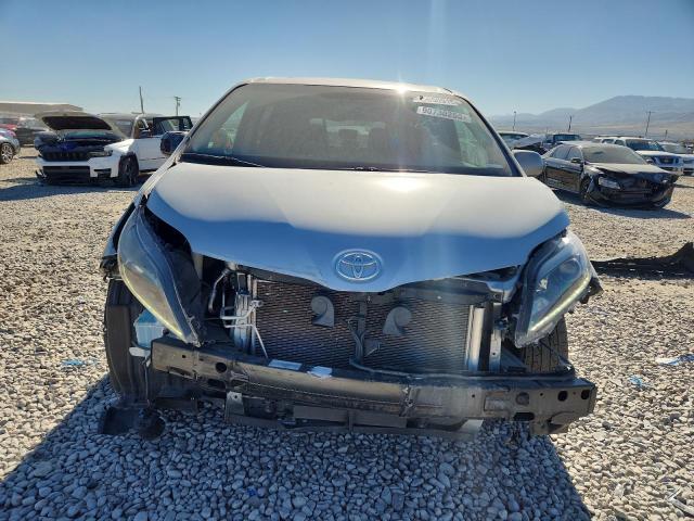 Photo 5 from auction – 2015 TOYOTA SIENNA SPO with VIN 5TDXK3DC4FS657940