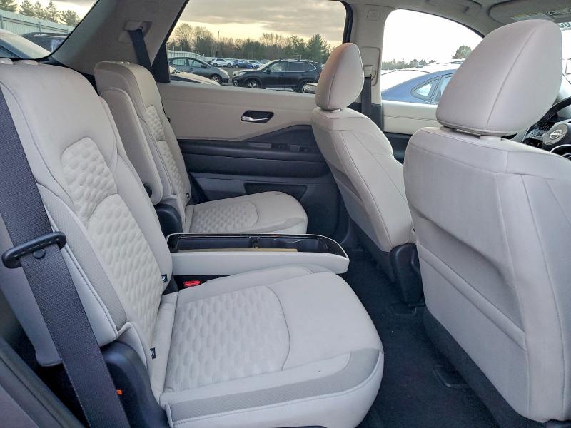 Photo 11 from auction – 2022 NISSAN PATHFINDER with VIN 5N1DR3BD5NC209762