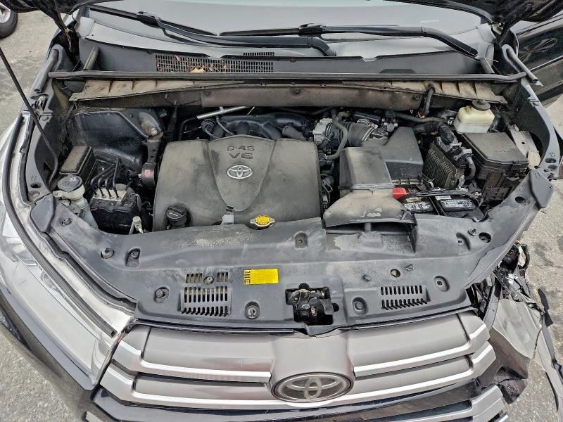 Photo 11 from auction – 2017 TOYOTA HIGHLANDER with VIN 5TDJZRFH4HS424009