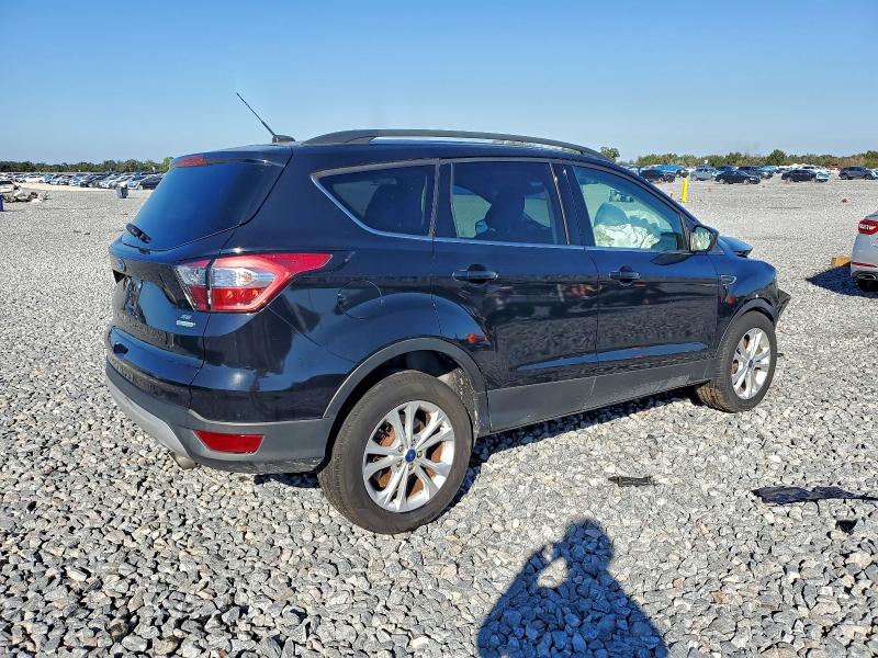 Photo 3 from auction – 2018 FORD ESCAPE SE with VIN 1FMCU0GD2JUB40258
