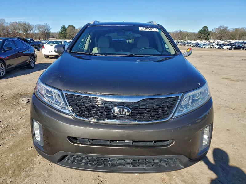 Photo 5 from auction – 2015 KIA SORENTO EX with VIN 5XYKU4A76FG590479