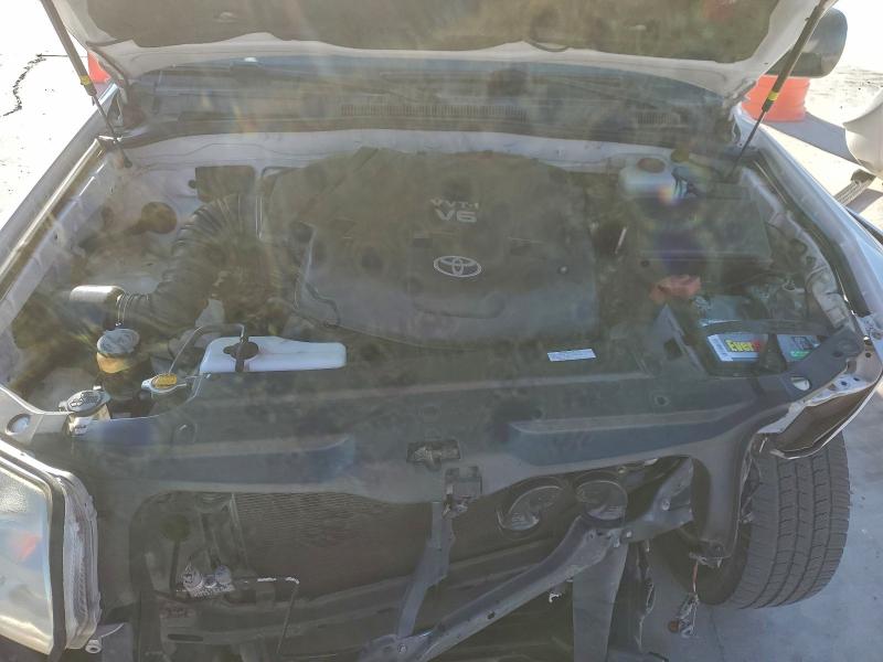 Photo 12 from auction – 2006 TOYOTA 4RUNNER SR with VIN JTEZU14R868053335