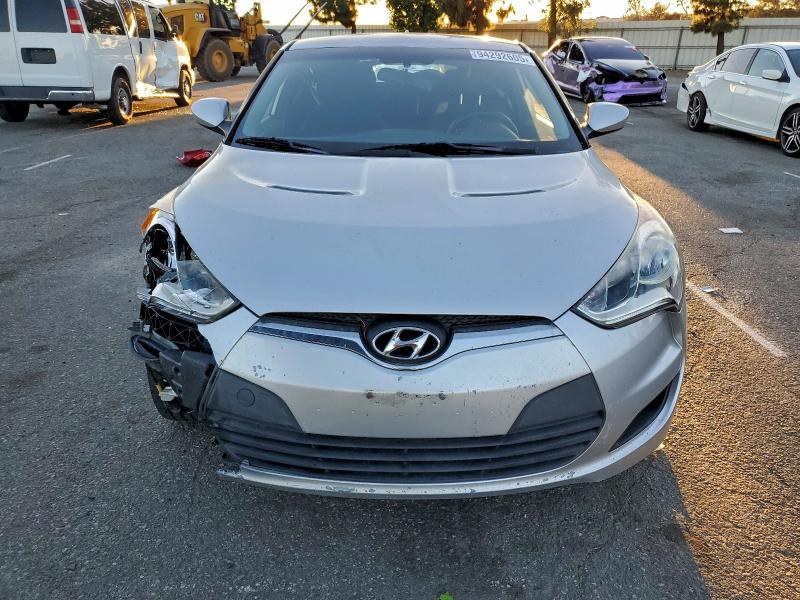 Photo 5 from auction – 2015 HYUNDAI VELOSTER with VIN KMHTC6AD9FU228570