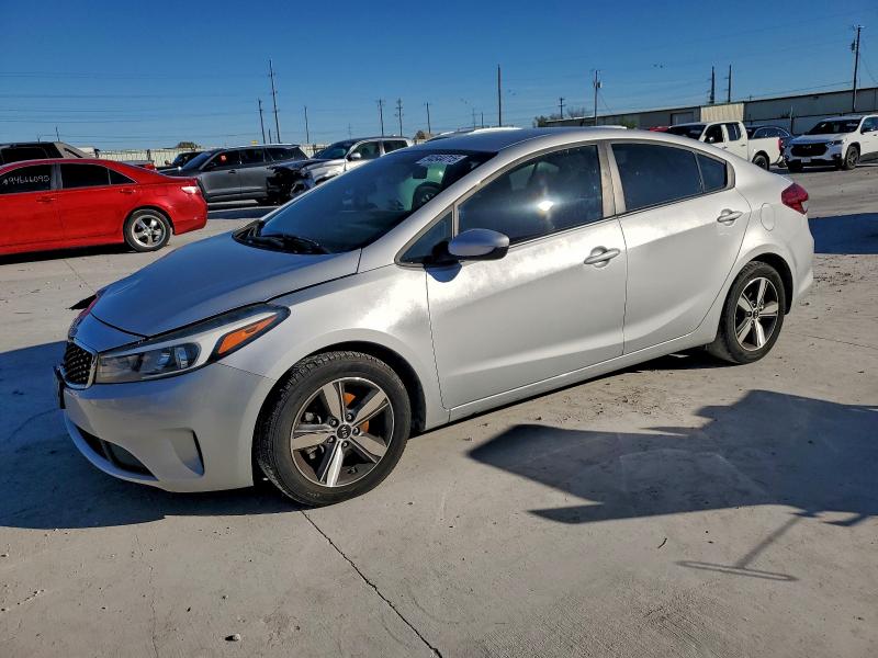 Photo 1 from auction – 2018 KIA FORTE LX with VIN 3KPFL4A75JE239296