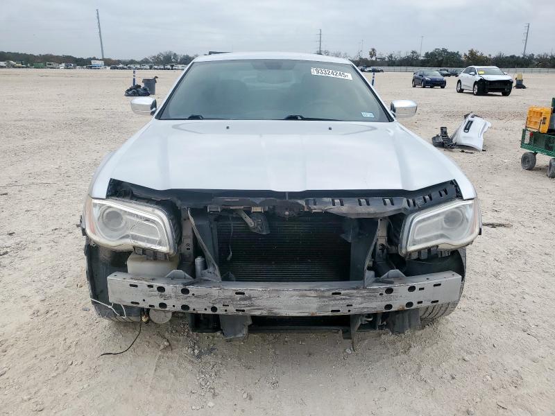 Photo 5 from auction – 2011 CHRYSLER 300 LIMITE with VIN 2C3CA5CG2BH613756