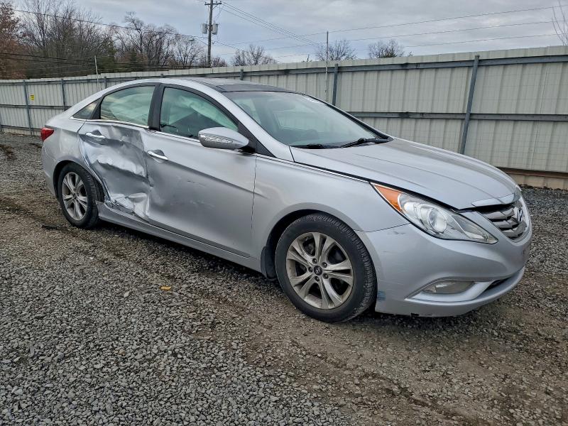 Foto 4 de la subasta – 2012 HYUNDAI SONATA SE con VIN 5NPEC4AC6CH447369