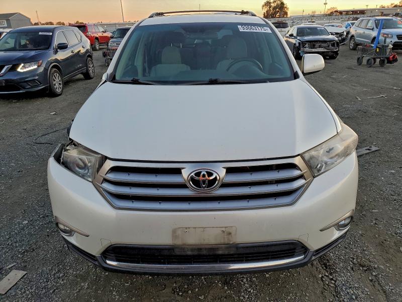 Photo 5 from auction – 2013 TOYOTA HIGHLANDER with VIN 5TDBK3EH0DS225444