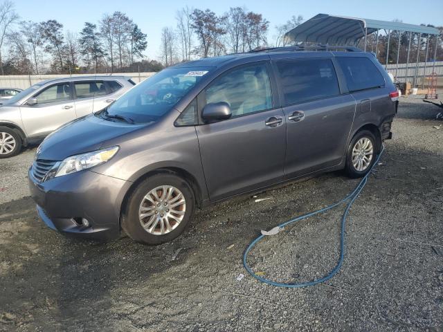 Photo 1 from auction – 2012 TOYOTA SIENNA XLE with VIN 5TDYK3DC2CS204917
