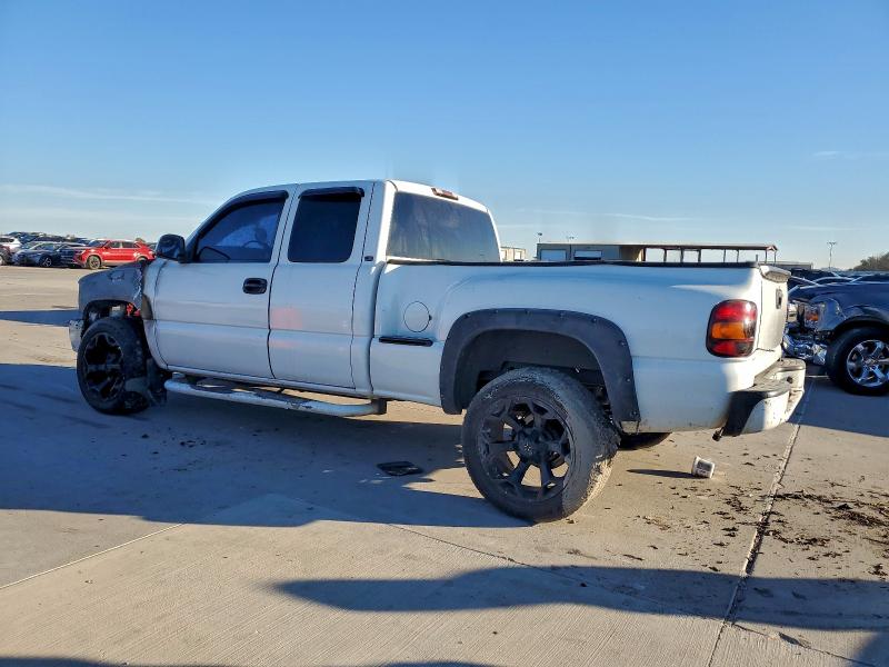 Photo 2 from auction – 2000 CHEVROLET SILVERADO with VIN 2GCEC19T5Y1382638