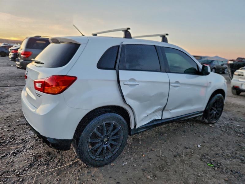 Photo 3 from auction – 2015 MITSUBISHI OUTLANDER with VIN 4A4AR3AU2FE015049