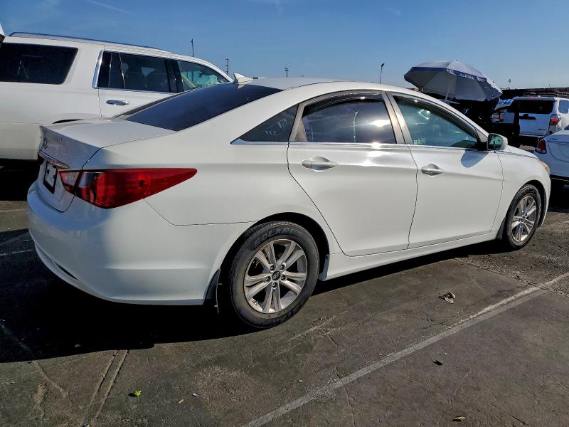 Photo 3 from auction – 2013 HYUNDAI SONATA GLS with VIN 5NPEB4AC9DH680442