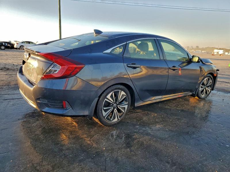 Photo 3 from auction – 2018 HONDA CIVIC EXL with VIN JHMFC1F78JX003733