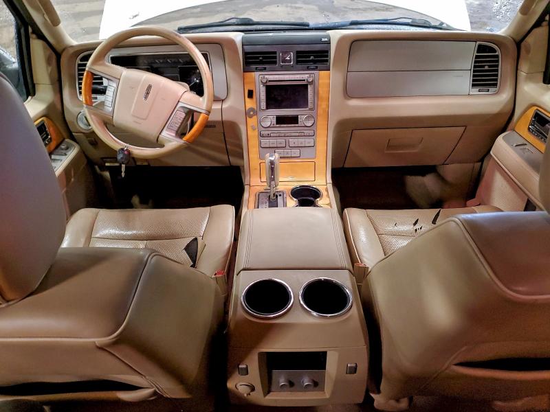 Photo 8 from auction – 2009 LINCOLN NAVIGATOR with VIN 5LMFL285X9EJ02069
